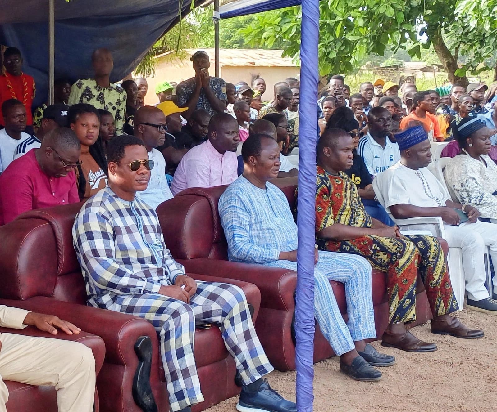 Fête de la lutte traditionnelle Itchoulé : le ministre Rodrigue Chaou et le préfet Saliou Odoubou rehaussent l'événement à Miniki